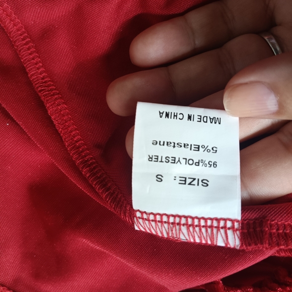 Luxurious Scarlet Velvet Gown - Picture 10 of 11